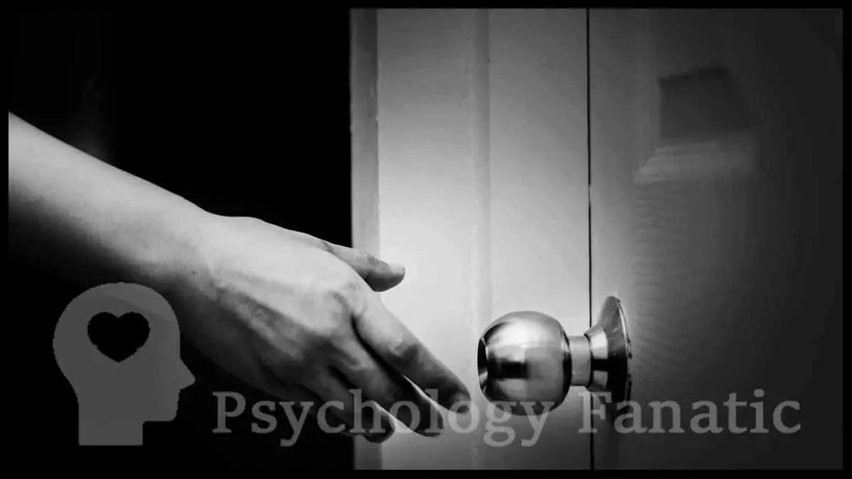 Painfully Close a Door. Psychology Fanatic article feature image
