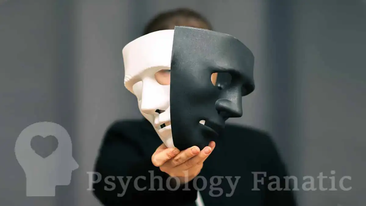 Dichotomous Thinking. Psychology Fanatic article header image